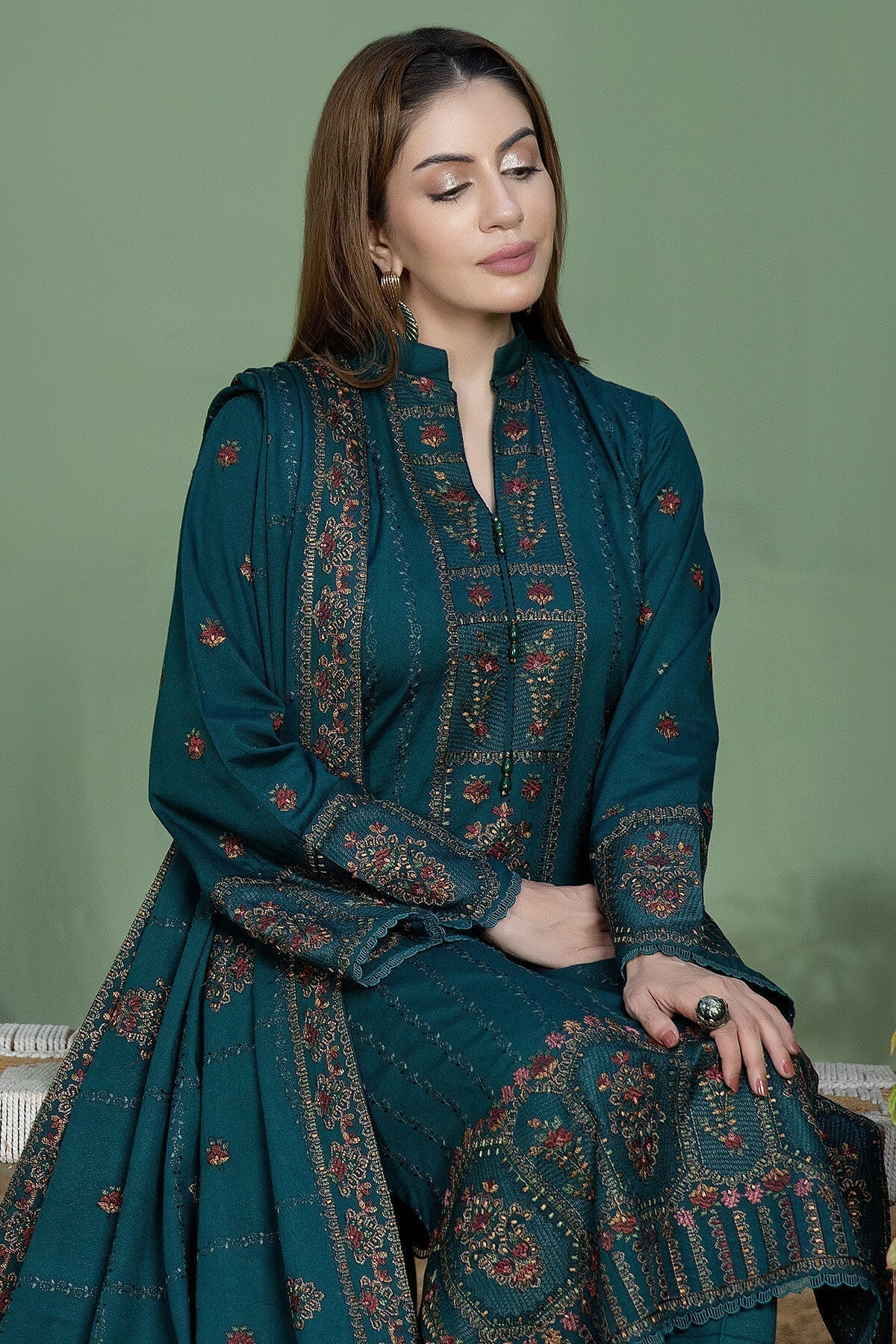 NOOR E FAJAR WINTER UNSTITCHED DHANAK 3PC WITH DHANAK EMBROIDERED SHAWL (SYT-111)