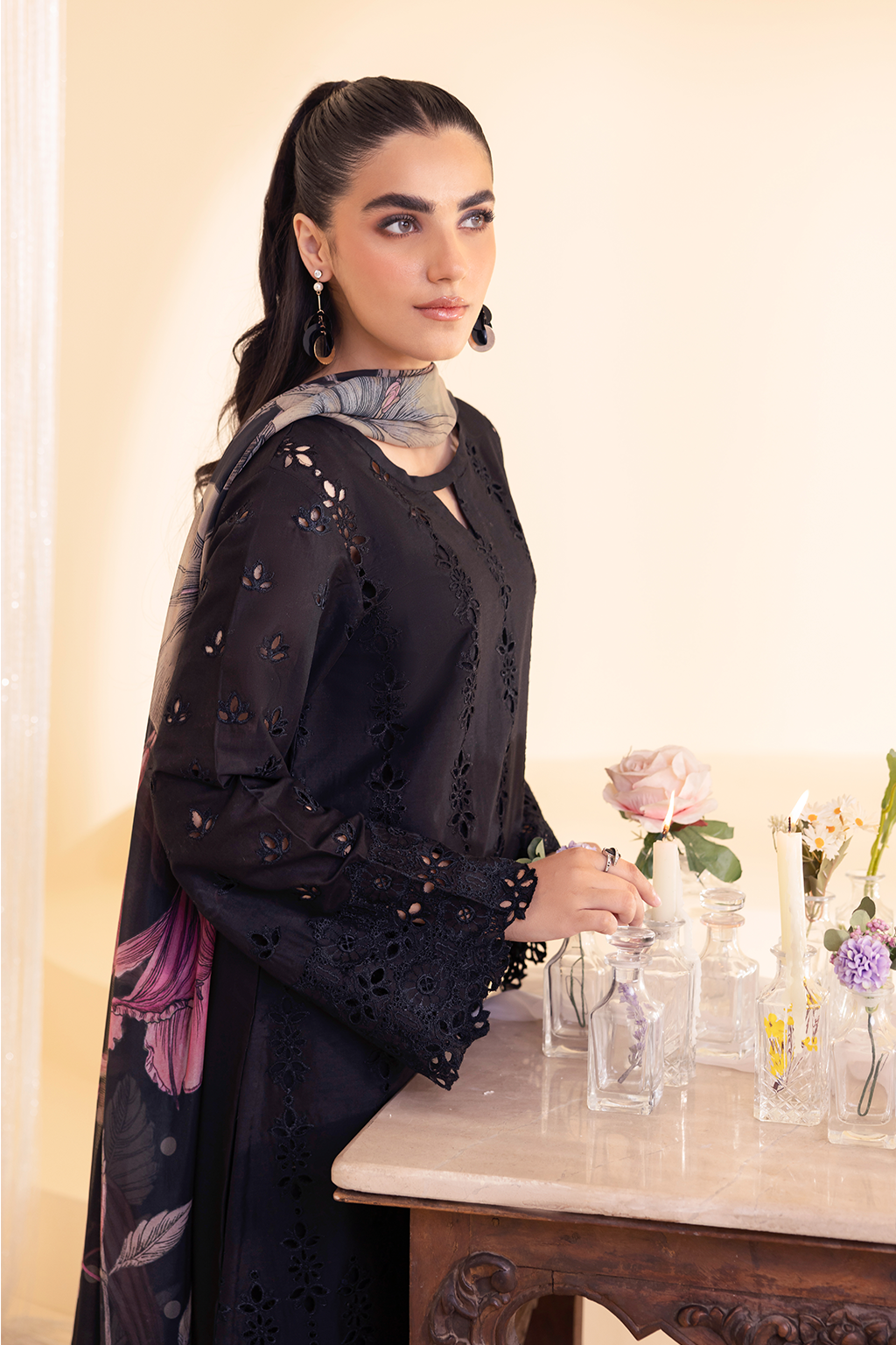 IZNIK - EMBROIDERED DHANAK 3PC WITH WHOOL SHAWAL (UNSTITCHED)