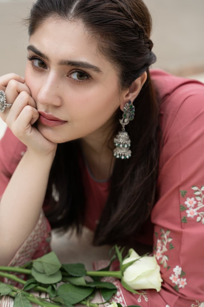 DURE FISHAN EMBROIDERY 2PC P R E M I U M C O L L E C T I O N READY TO WEAR