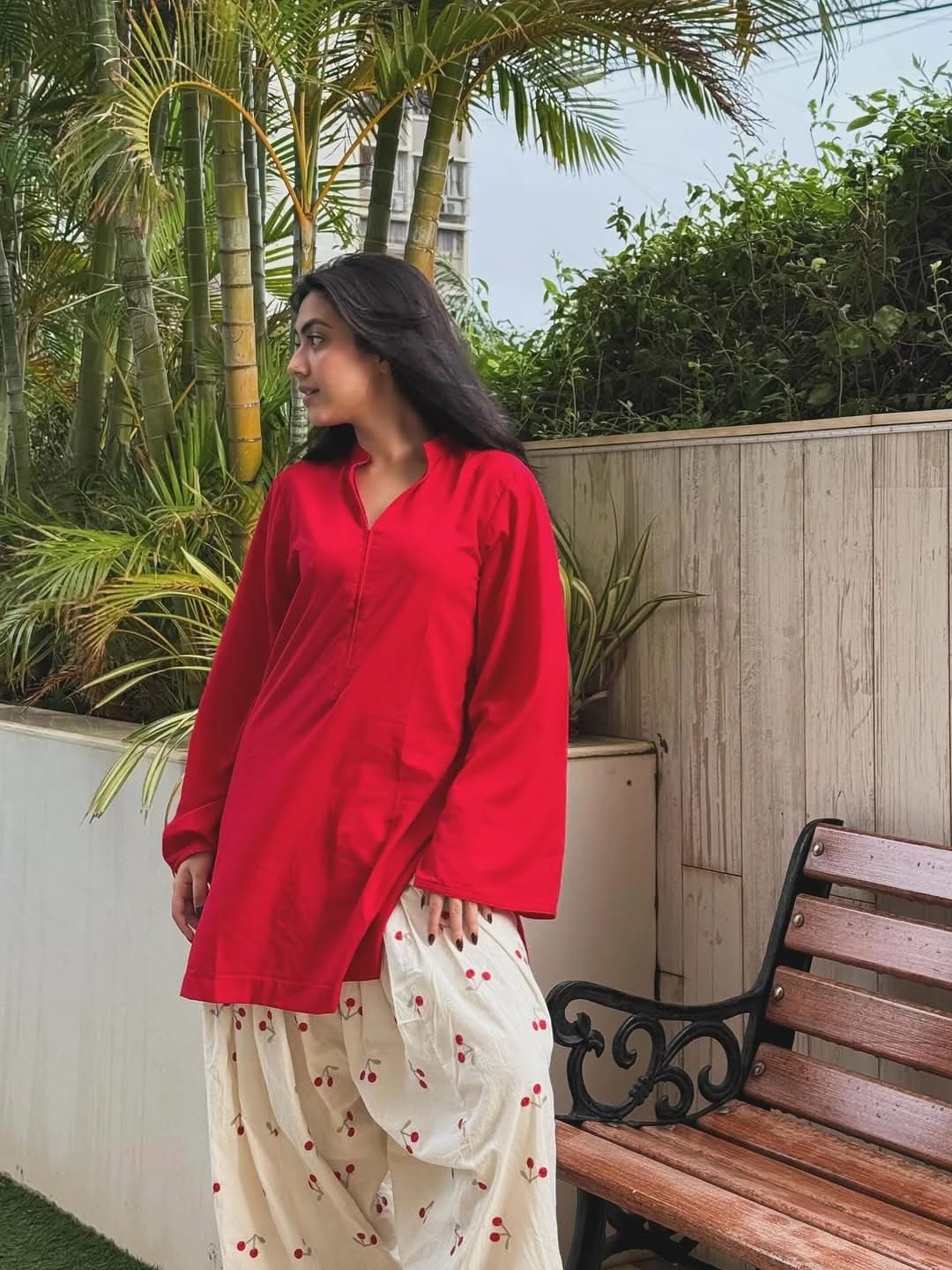 LAL PARI EMBROIDERY 2PC (FARSHI) READY TO WEAR