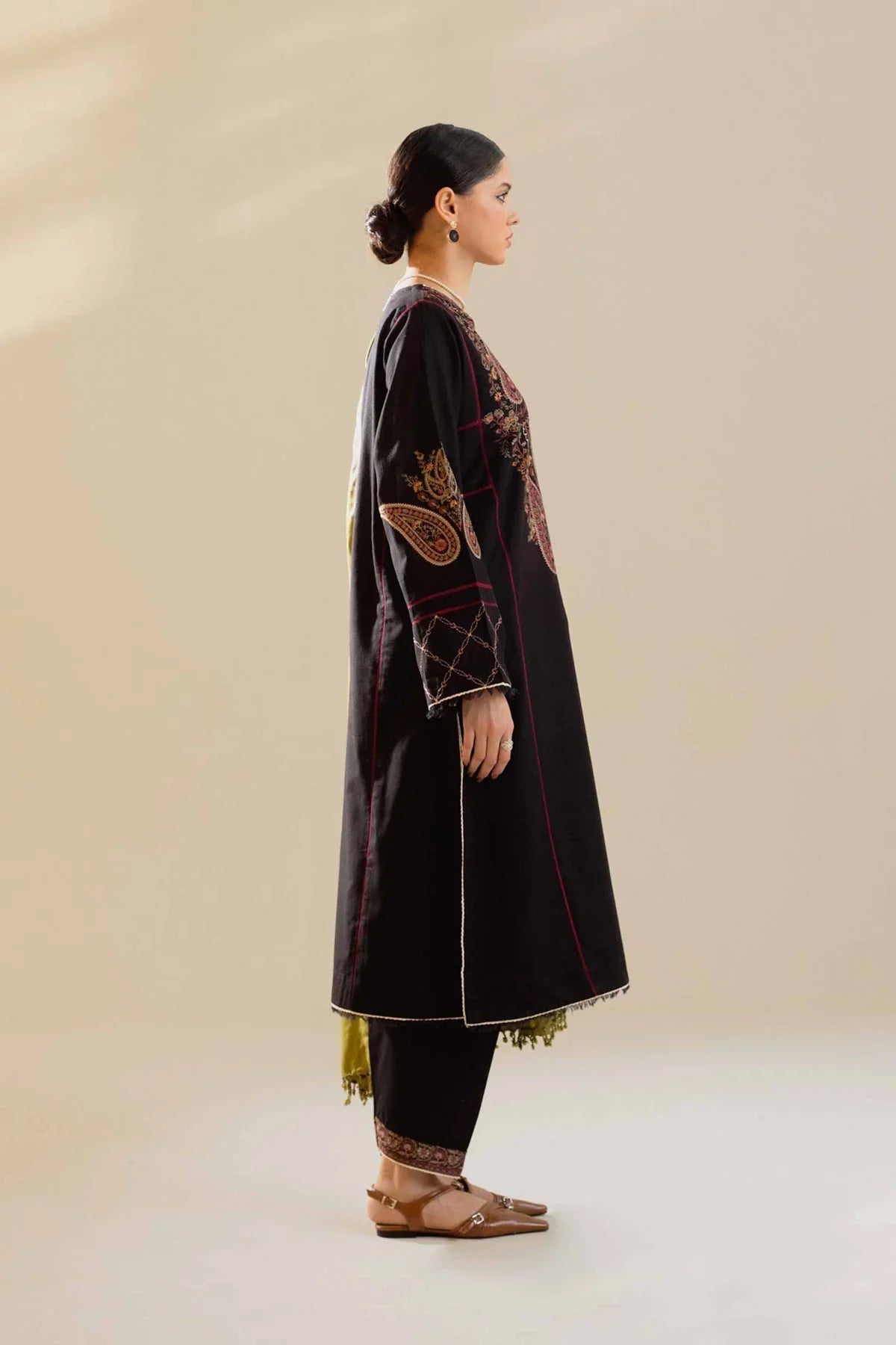 ZARA SHAH JAHAN - 3PC DHANAK EMBROIDERED SHIRT WITH PRINTED SHAWL AND TROUSER