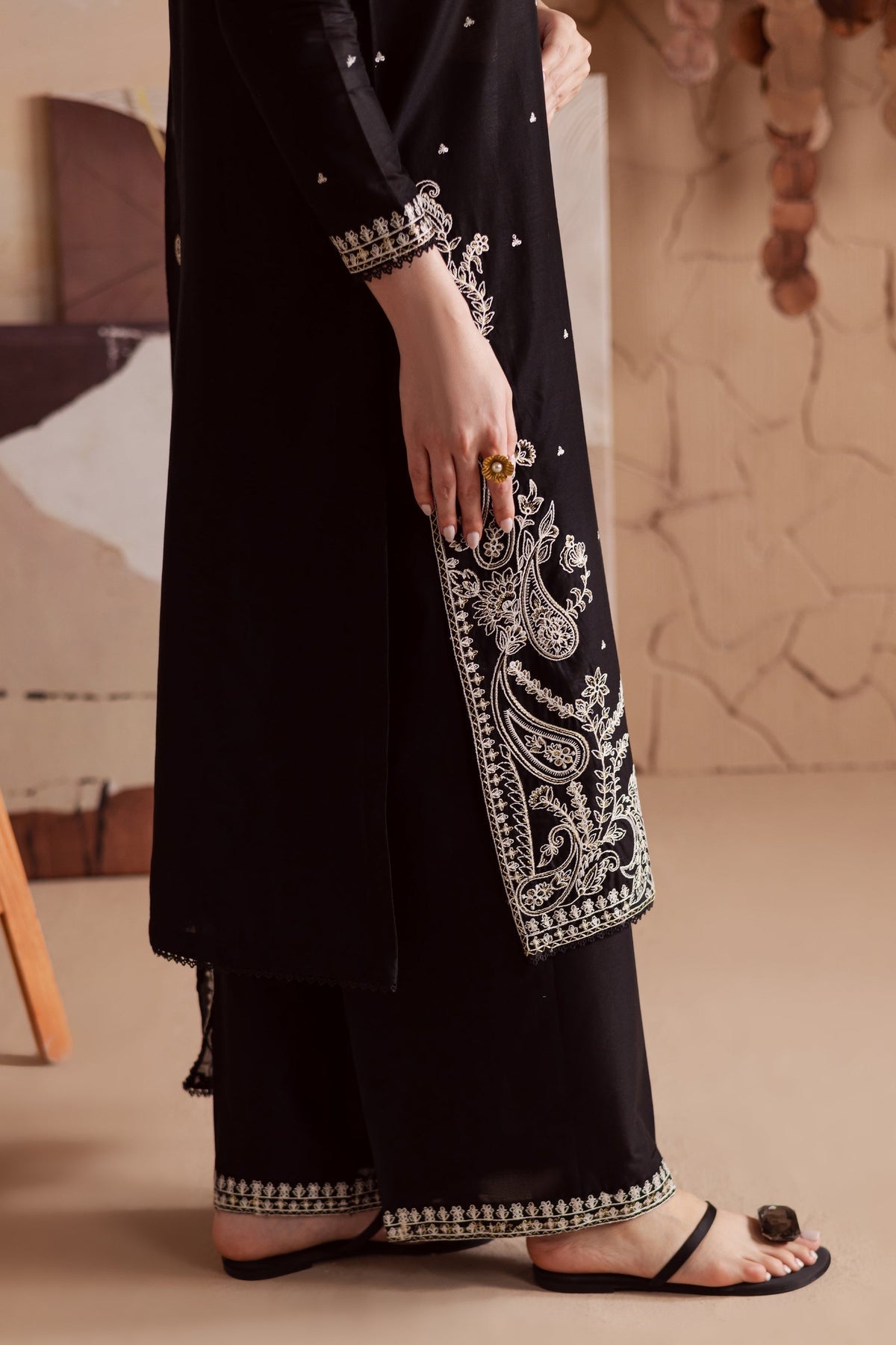BATIK-3PC DHANAK EMBROIDERED SHIRT WITH CHIFFON EMBROIDERED DUPATTA AND TROUSER (SYT-130)