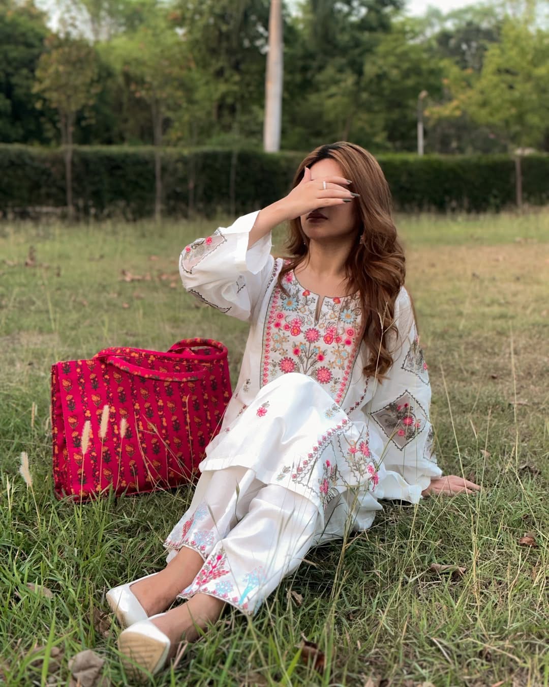 PREMIUM WHITE DOVE EMB 2PC