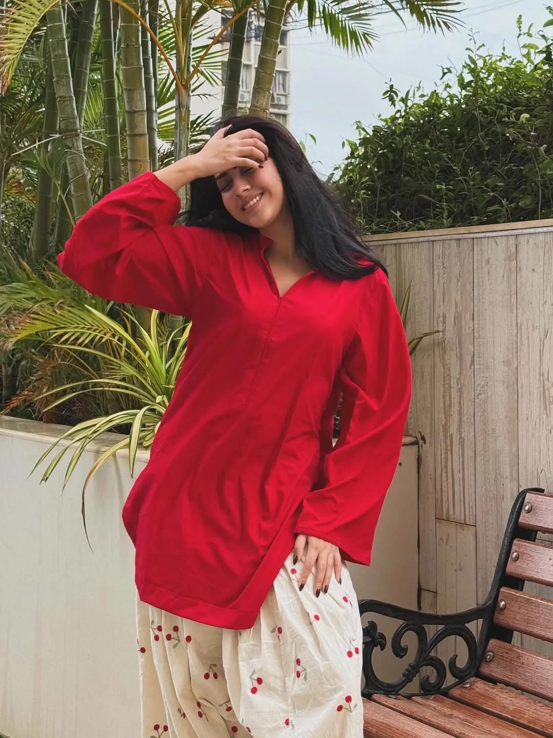 LAL PARI EMBROIDERY 2PC (FARSHI) READY TO WEAR