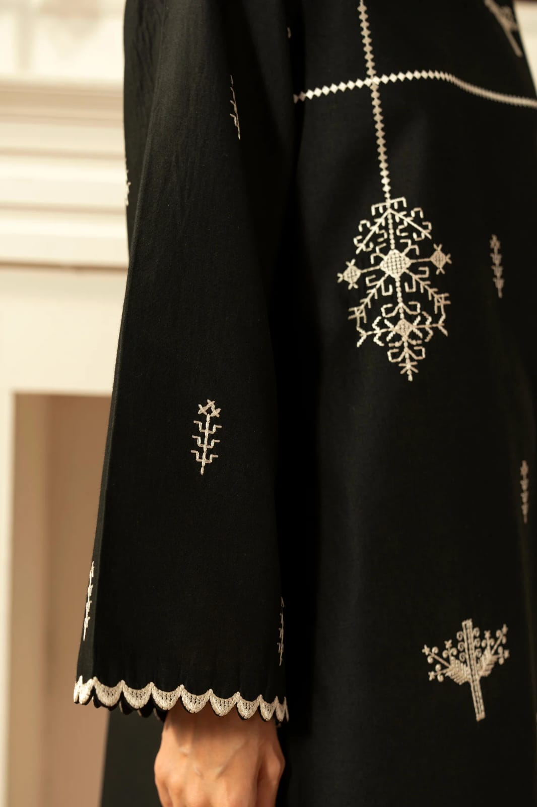 EMAAN EMBROIDERY 2PC READY TO WEAR