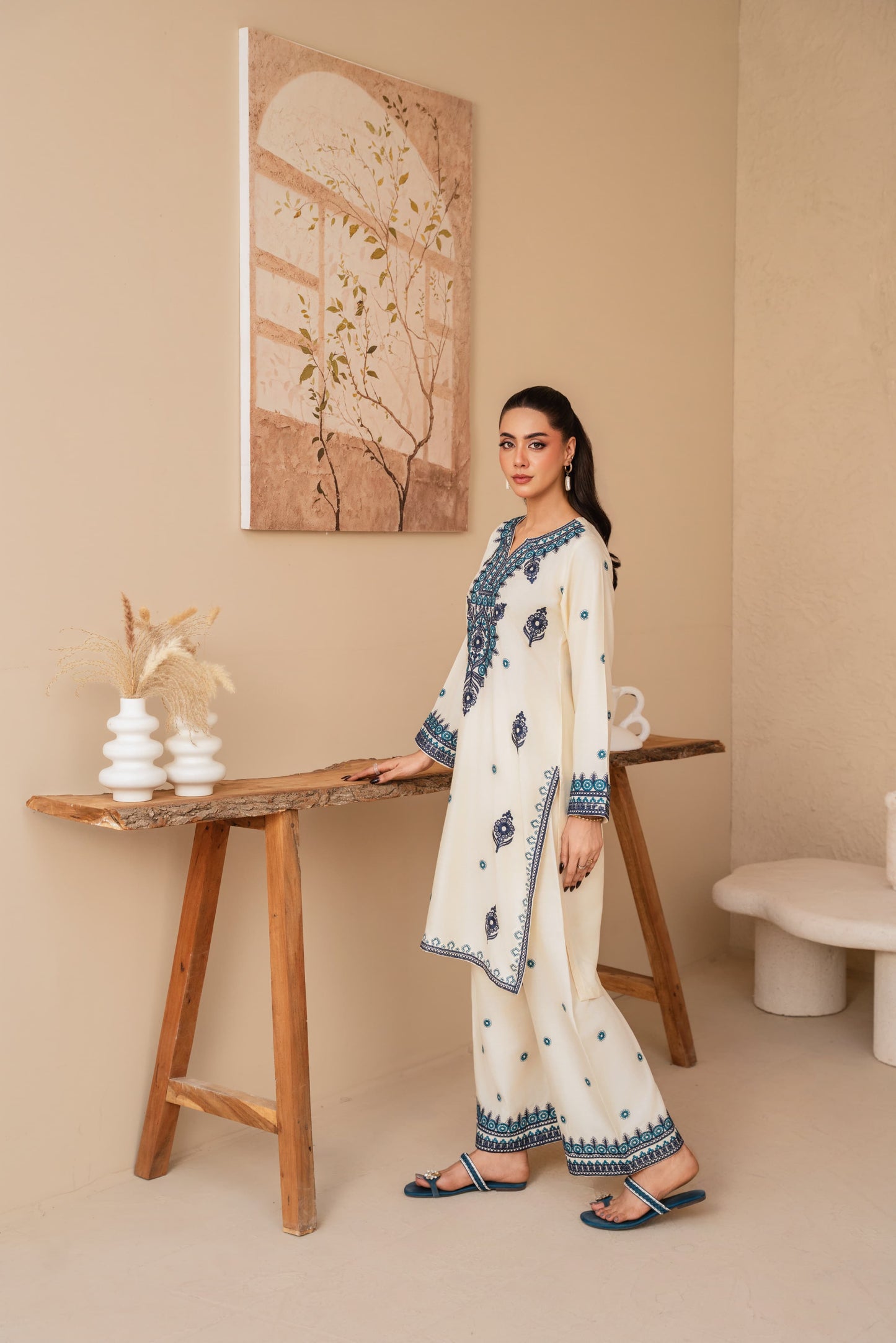 NOOR ELEGANCE EMBROIDERY 2PC